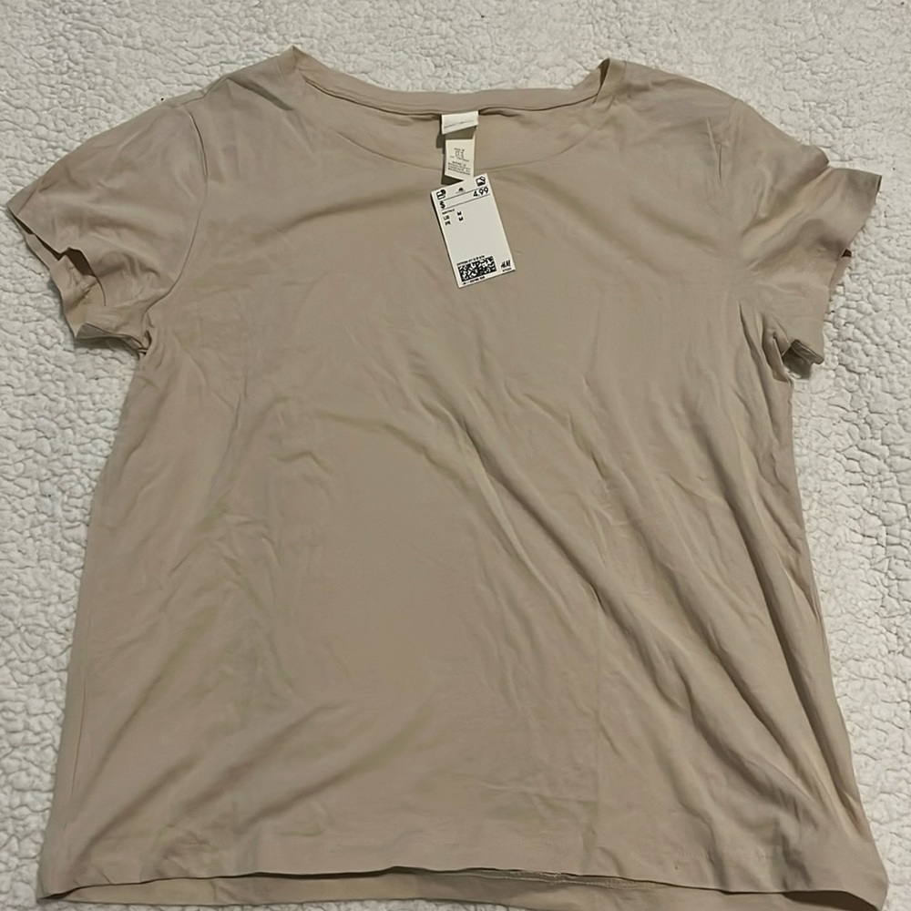 Cream woman’s tee-shirt
